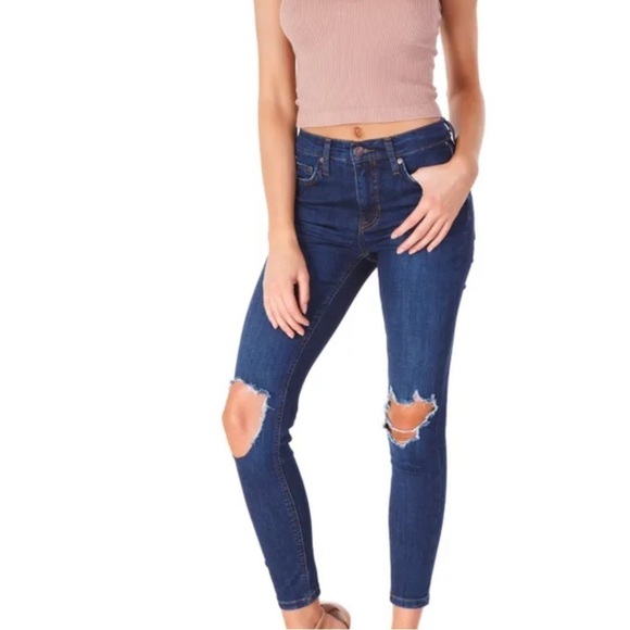 Free People Busted Knee Dark Wash Skinny Jeans - Picture 8 of 11